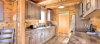 1 Mi to Granby Ranch: Family-friendly Cabin!