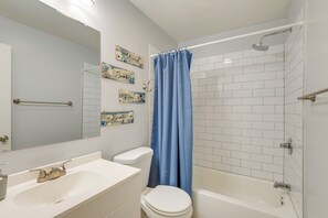 Apartment (5 Bedrooms) | Interior - Baltimore Townhome Near Oriole Park w/ A/c! (Baltimore)