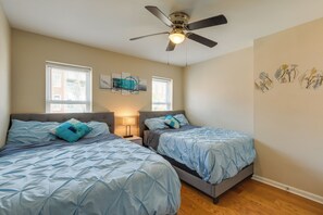 Apartment (5 Bedrooms) | Interior - Baltimore Townhome Near Oriole Park w/ A/c! (Baltimore)