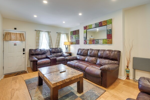 公寓 (5 Bedrooms) | 起居區 | 電視