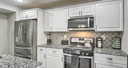 Chic Townhome w/ Deck: 6 Mi to Dtwn Baltimore