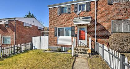 Chic Townhome w/ Deck: 6 Mi to Dtwn Baltimore