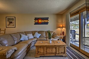 Apartment (2 Bedrooms) | Interior - Eat, Sleep, Ski! Rustic Mtn Condo: Wifi,tv, Hottub (Fraser)