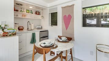 Apartment (0 Bedroom) | Interior