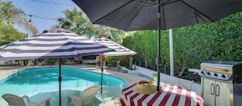 5 Blocks to El Paseo: Palm Desert Casita w/ Pool