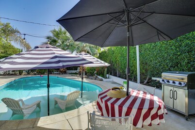 5 Blocks to El Paseo: Palm Desert Casita w/ Pool