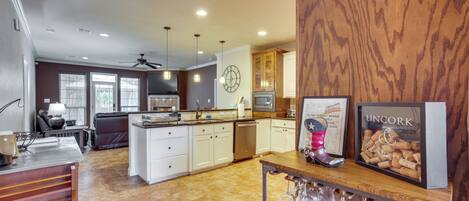 House (3 Bedrooms) | Interior