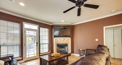 College Station Family Home: 3 Mi to Texas A & M!