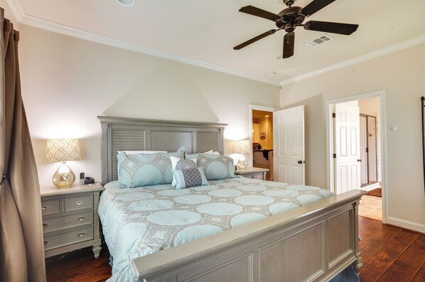 House (3 Bedrooms) | Interior