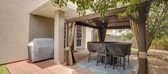 College Station Family Home: 3 Mi to Texas A & M!