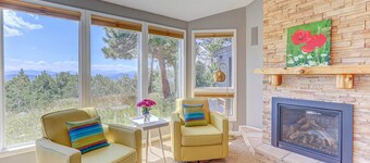 Mountain Views + Hot Tub: Airy Forest Escape!