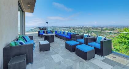 Pool & Coastline Views: Luxe La Jolla Home