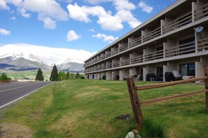 Apartment (2 Bedrooms) | Interior - Mtn-view Condo w/ Hot Tub Access in Dillon! (Dillon)