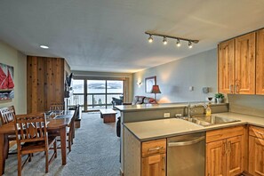 Apartment (2 Bedrooms) | Interior - Mtn-view Condo w/ Hot Tub Access in Dillon! (Dillon)