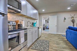 House (2 Bedrooms) | Interior - Updated San Antonio Home Near Dtwn & Parks! (San Antonio)