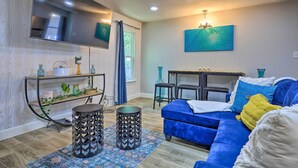 Unclassified image, 2 of 28, button - Updated San Antonio Home Near Dtwn & Parks! (San Antonio)