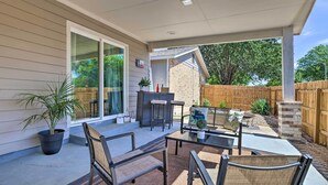 Unclassified image, 4 of 28, button - Updated San Antonio Home Near Dtwn & Parks! (San Antonio)