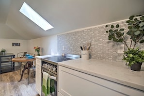 Apartment (1 Bedroom) | Interior - Dtwn Golden Apt < 9 Mi to Red Rocks Amphitheater! (Golden)