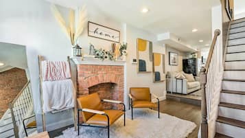 Apartment (2 Bedrooms) | Front of property