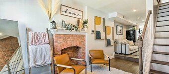 Central & Trendy Baltimore Townhome: Pets OK!