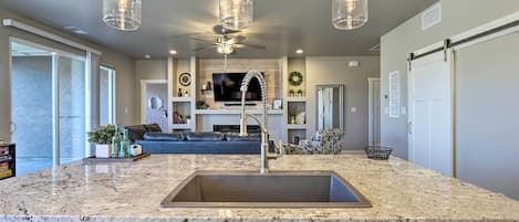 House (3 Bedrooms) | Interior