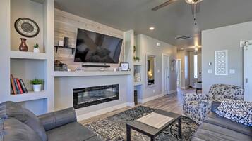 House (3 Bedrooms) | Front of property