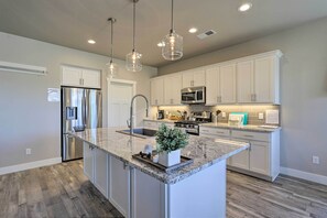 House (3 Bedrooms) | Interior