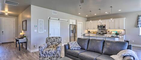 House (3 Bedrooms) | Interior