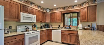 Lake Placid Chalet: Deck & Forest Views!