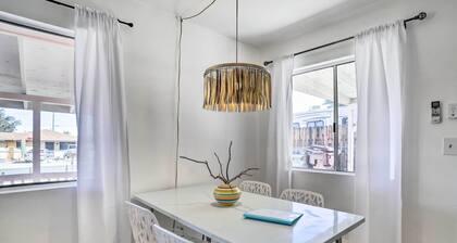 Cali Desert Oasis w/ Hot Tub + Mtn Views!