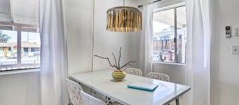 Cali Desert Oasis w/ Hot Tub + Mtn Views!