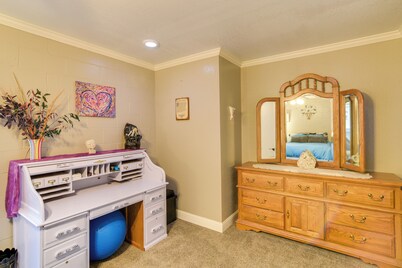Quiet Challenge-brownsville Home Near Collins Lake