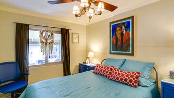 House (2 Bedrooms) | 2 bedrooms, iron/ironing board, bed sheets