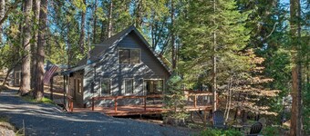 Family Cabin in Blue Lake Springs, Near Town!