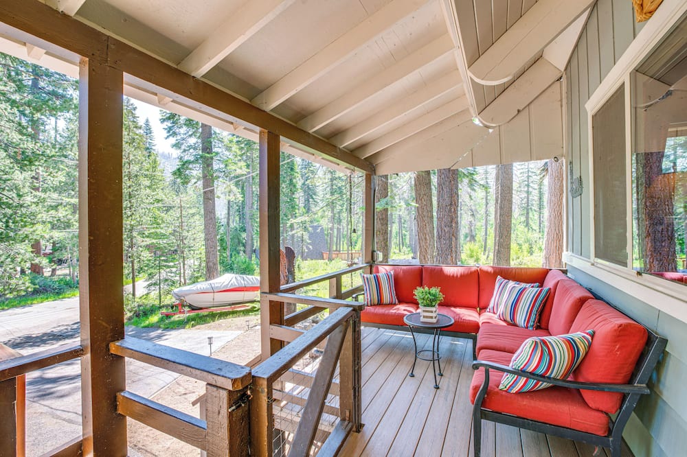 10 Mi to Ski Slopes: South Lake Tahoe Home - Grover Hot Springs, CA