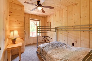ํ์ฐ์ค (Multiple Bedrooms) | ๋ด๋ถ