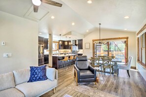 House (3 Bedrooms) | Interior
