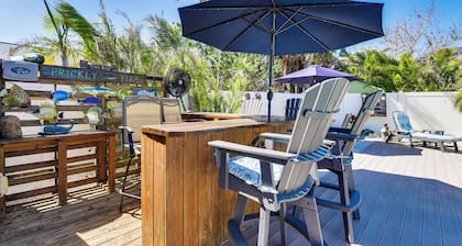 Outdoor Bar & Heated Pool: Bradenton Beach Home