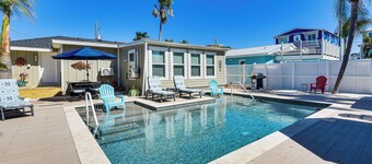 Outdoor Bar & Heated Pool: Bradenton Beach Home