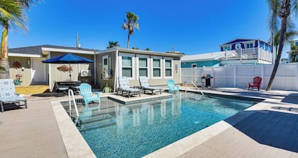 Outdoor Bar & Heated Pool: Bradenton Beach Home