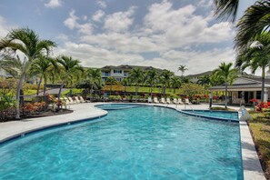 Interior - Tropical Kona Resort Townhome: Patio + Ocean Views (Kailua-Kona)