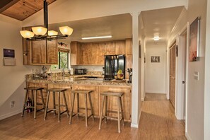 House (2 Bedrooms) | Interior - Peaceful Volcano Home Near National Park! (Volcano)