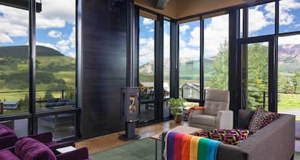 Custom Mt. Crested Butte Home; Walk to the Lifts!