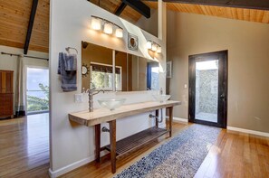 House (3 Bedrooms) | Interior - Kailua-kona House w/ Balcony & Ocean Views! (Kailua-Kona)