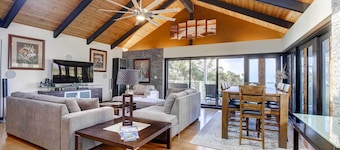 Kailua-kona House w/ Balcony & Ocean Views!