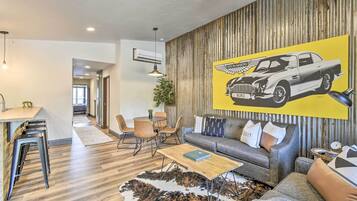 Apartment (3 Bedrooms) | Front of property