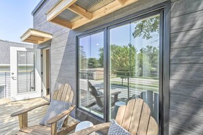 Interior - Modern Townhome w/ Deck - 1/2 Mi to Elkhart Lake! (Elkhart Lake)