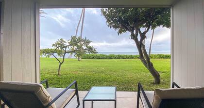 High-end Resort Condo Nestled on Molokai Shoreline