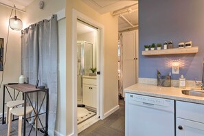 Apartment (0 Bedroom) | Interior - Dashing Dtwn Providence Studio w/ Smart TV! (Providence)