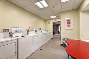 Interior - Dashing Dtwn Providence Studio w/ Smart TV! (Providence)